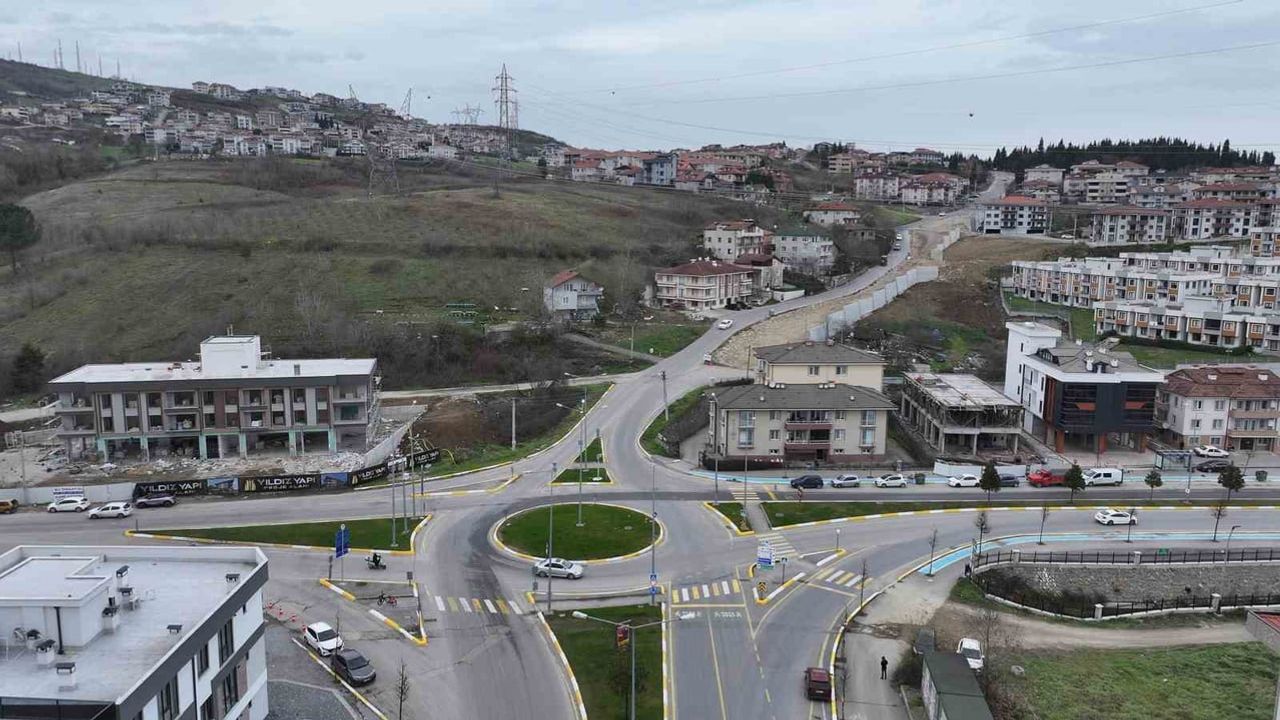 Serdivan'da 32. Sokak genişletiliyor, trafik rahatlayacak