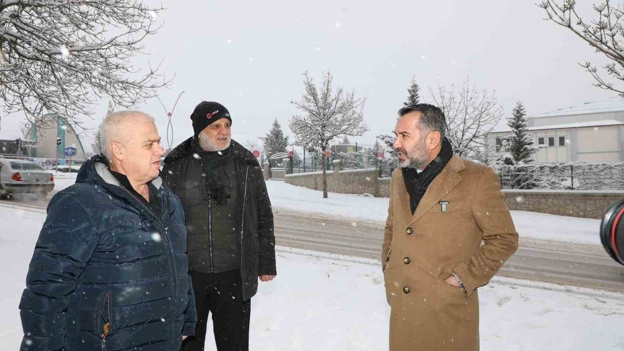 Şerifoğulları, karla mücadele çalışmalarını yerinde denetledi