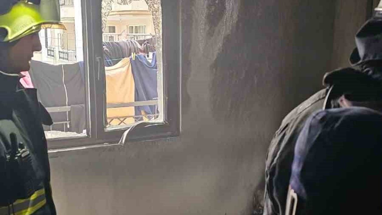 Serik'te 6. kattaki dairede yangın söndürüldü