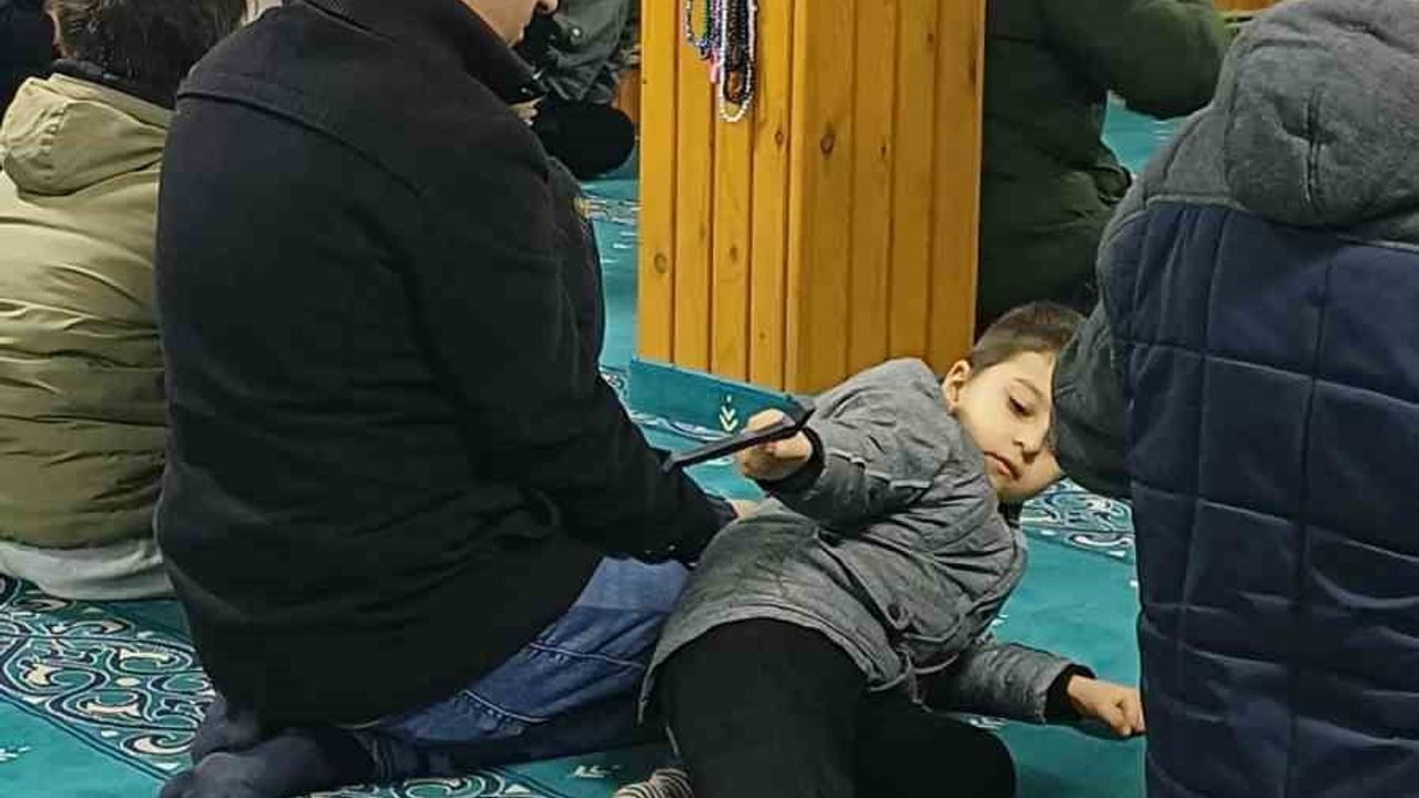 Seyitgazi'de 'Ailece Camide Buluşuruz' Programı Gençlerle Gerçekleştirildi