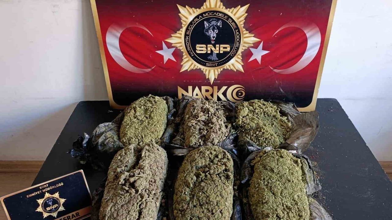 Siirt’in Baykan ilçesinde 3 kilo 300 gram esrar ele geçirildi, 1 gözaltı