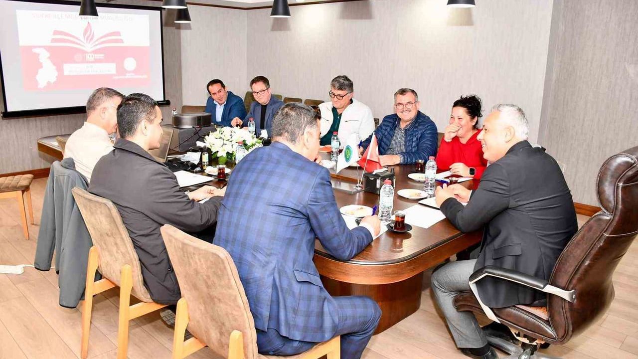 Silifke'de lise müdürleri bilgilendirme ve değerlendirme toplantısı