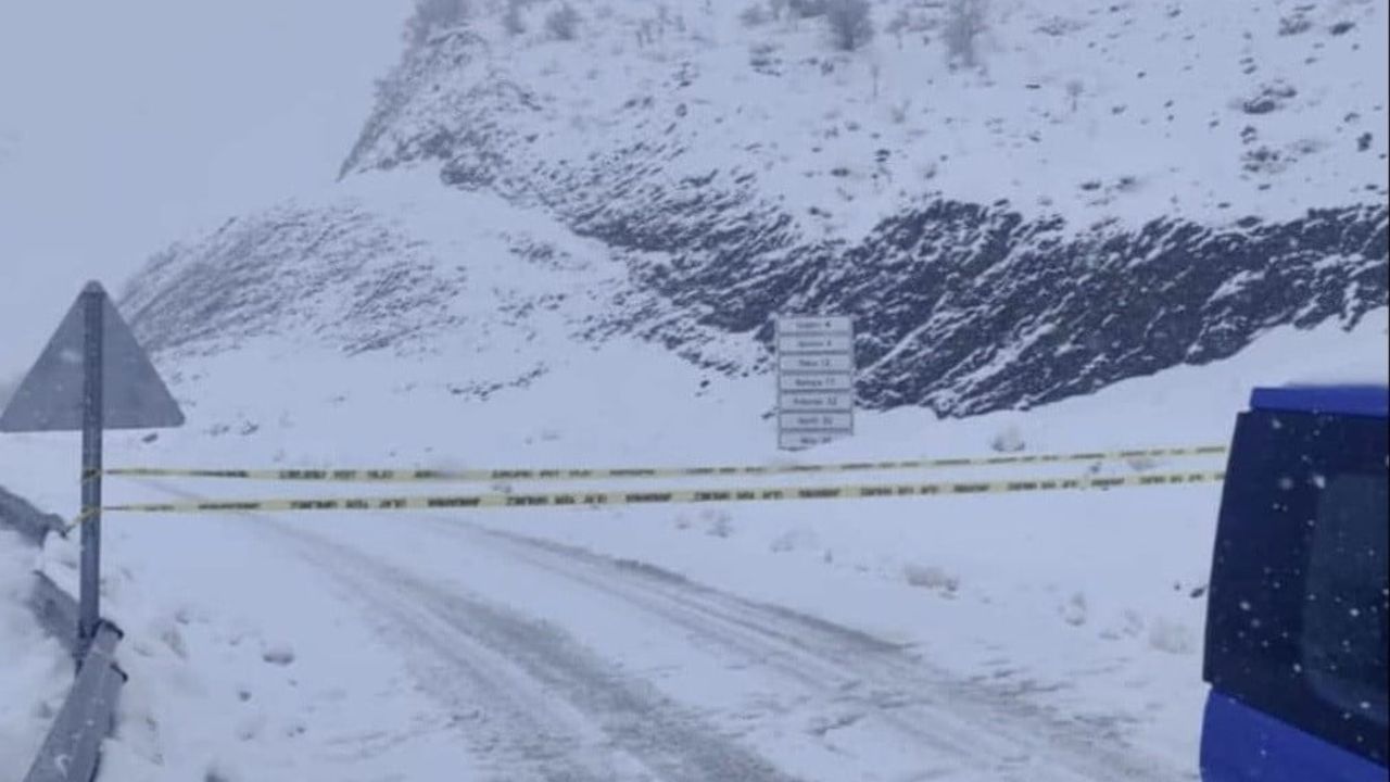 Sincik-Malatya Karayolu Kar Yağışı Nedeniyle Ulaşıma Kapandı