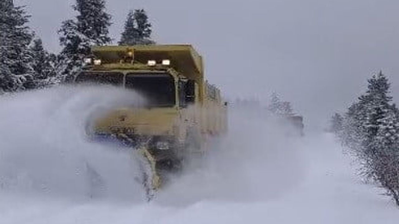 Sinop’ta 56 köy yolu kapandı, 5 köyde enerji kesintisi
