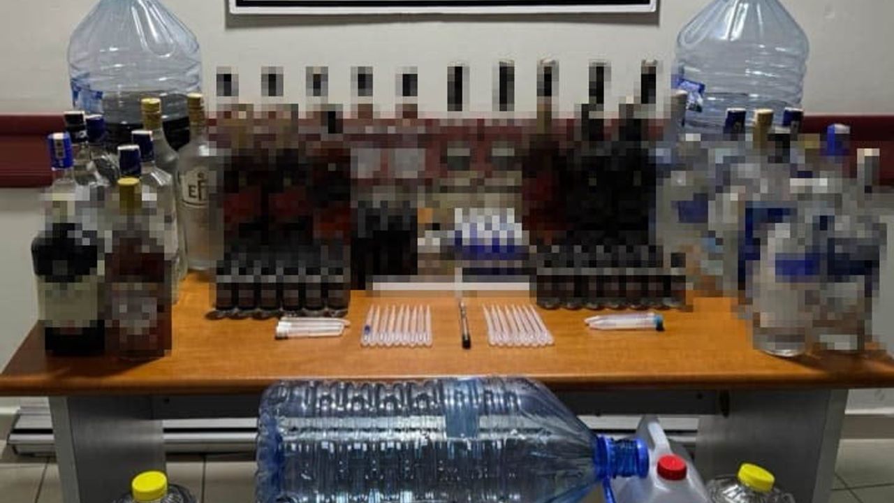 Sinop’ta sahte ve kaçak alkole yönelik operasyonda çok sayıda ürün ele geçirildi