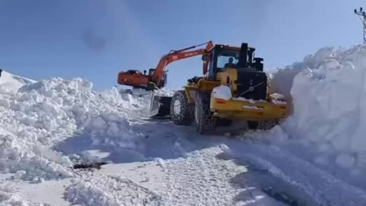 Şırnak'ta 'Kanlı dere' karla beyaza büründü