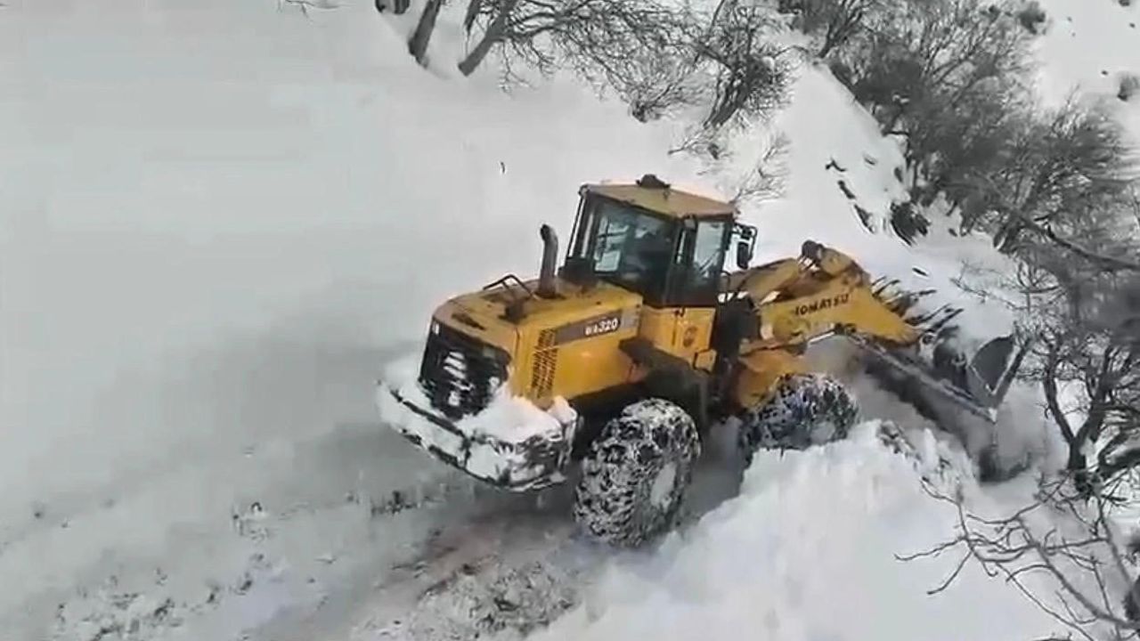 Şırnak'ta karla mücadele aralıksız sürüyor