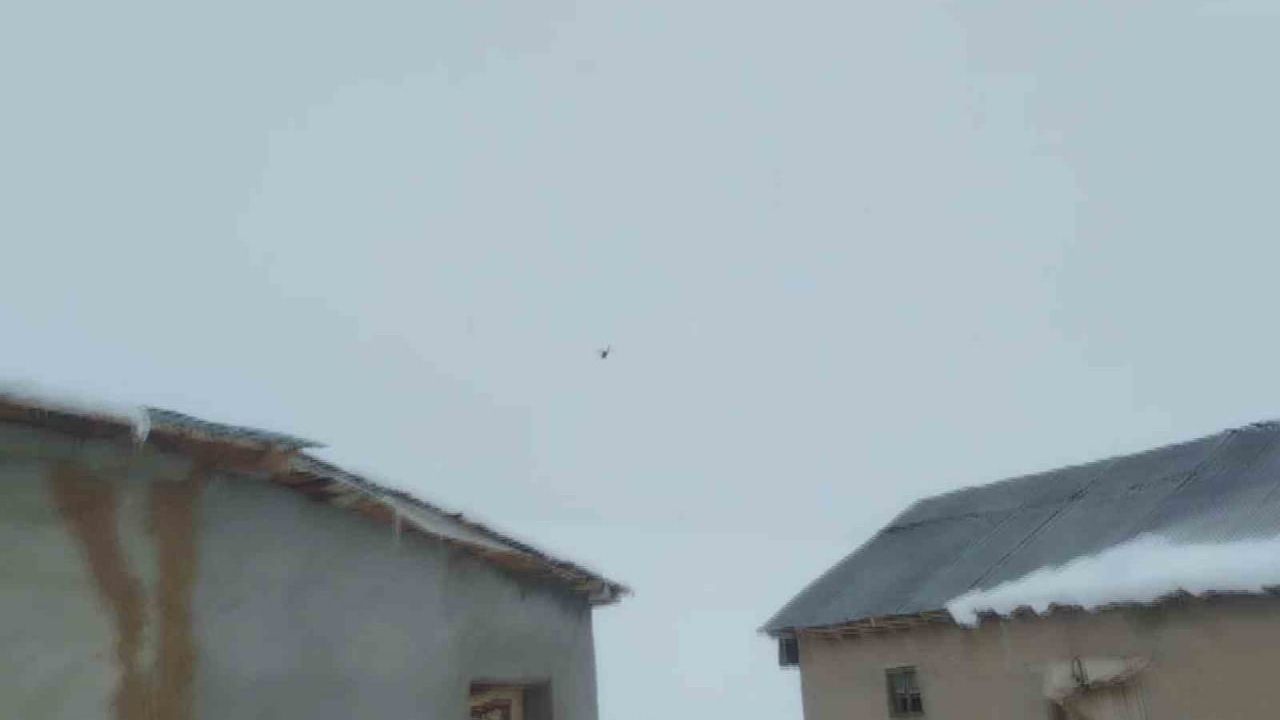 Şırnak'ta Yaylada Mahsur Kalan Hastayı Jandarma Helikopteri Kurtardı