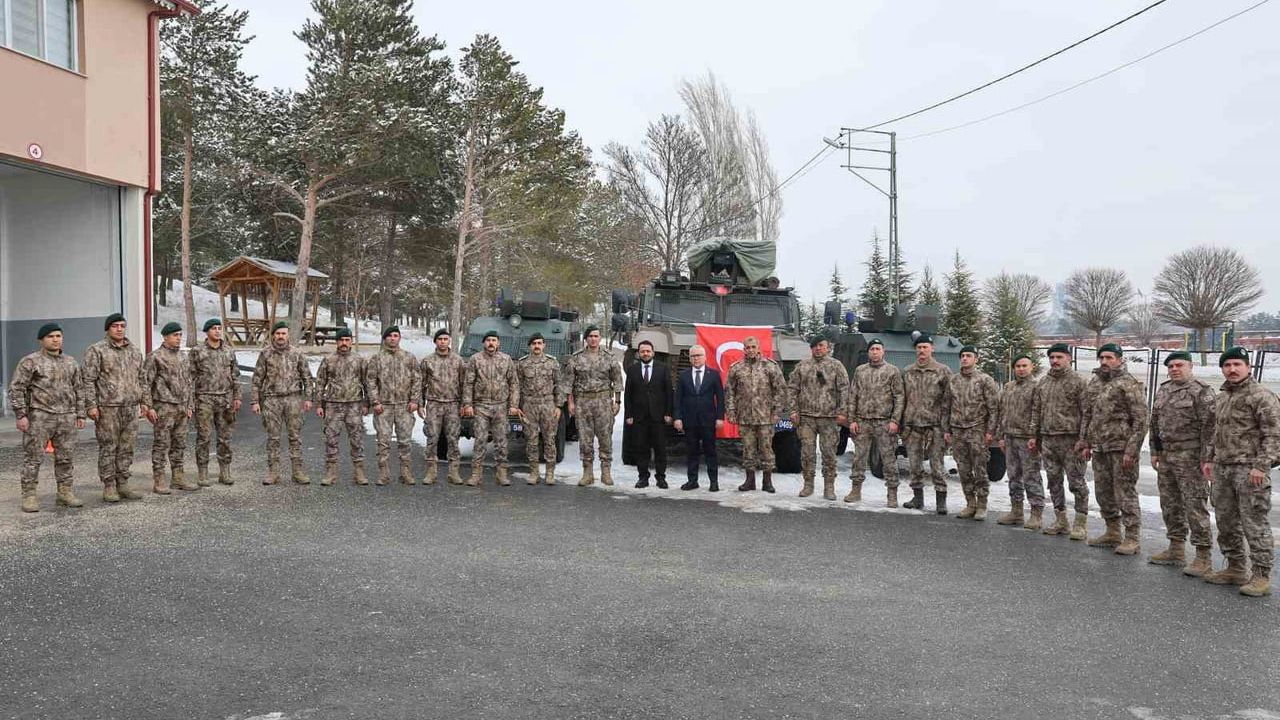 Sivas'ta PÖH Timleri Suriye'ye Dualarla Uğurlandı
