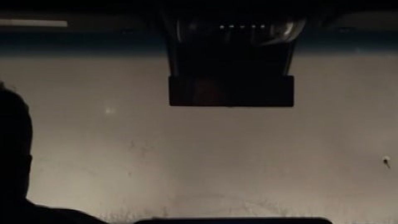 Sivas’ta yoğun kar ve tipi ulaşımı felç etti