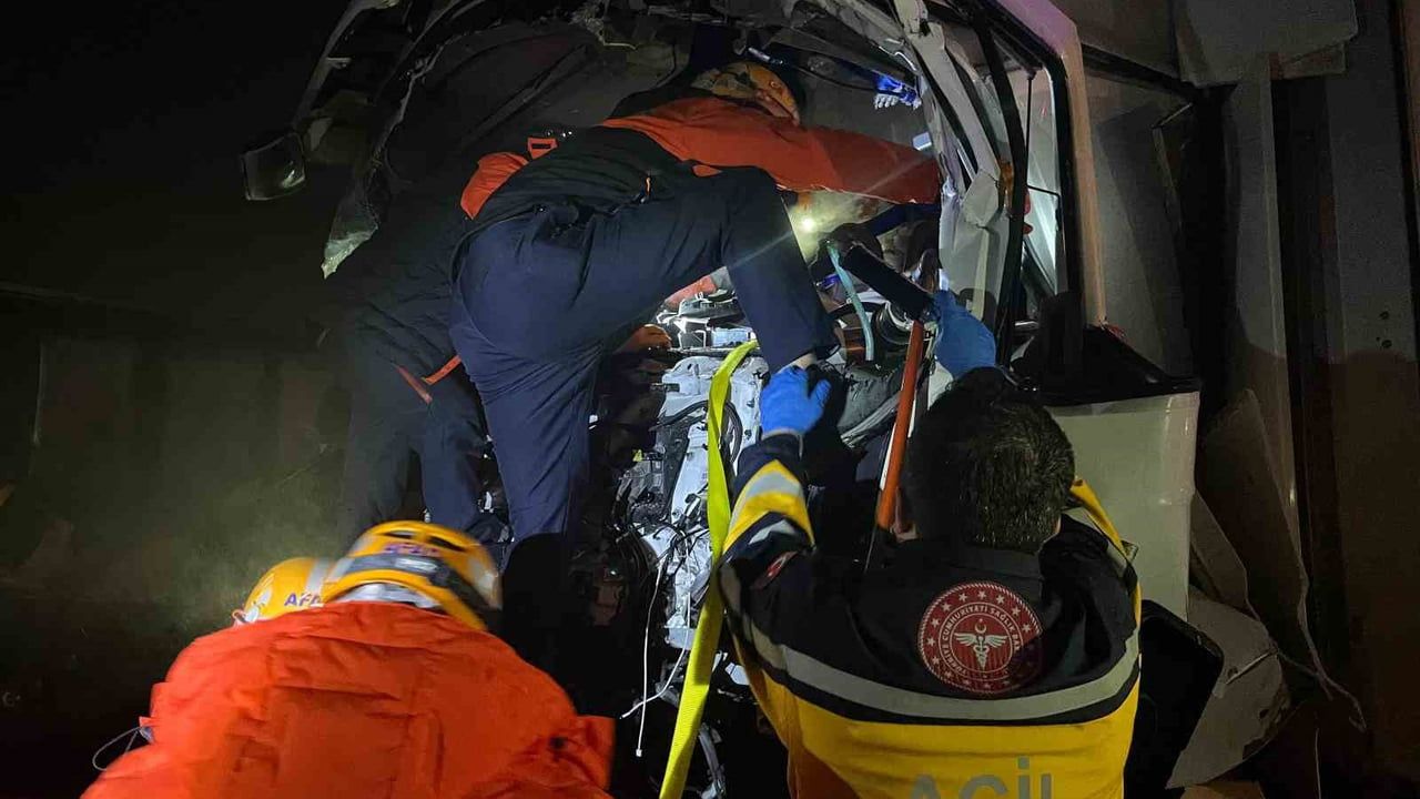 Sivas’ta zincirleme trafik kazası: 8 yaralı