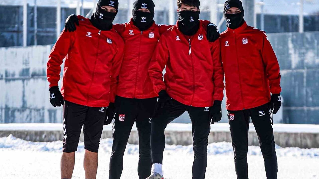 Sivasspor eksi 15 derecede Erzurumspor FK maçına hazırlandı