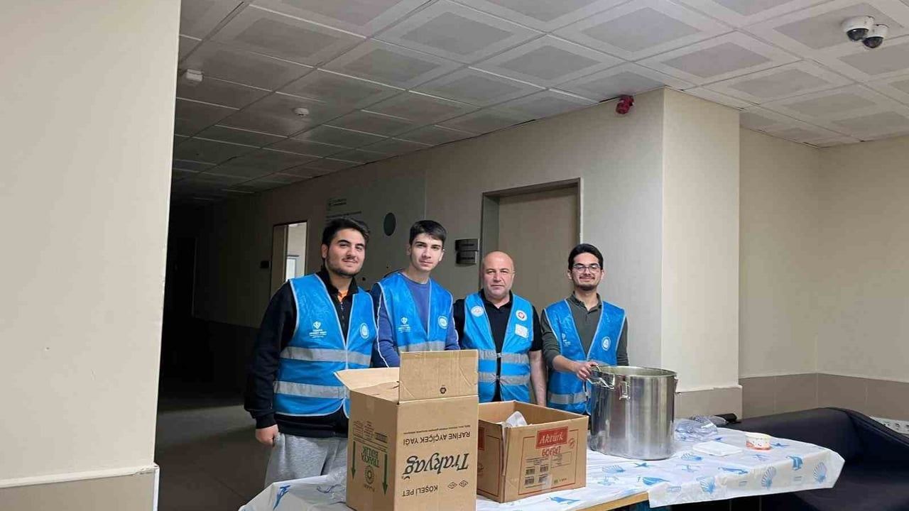 Sivrihisar'da KYK öğrencilerine çorba ile final morali