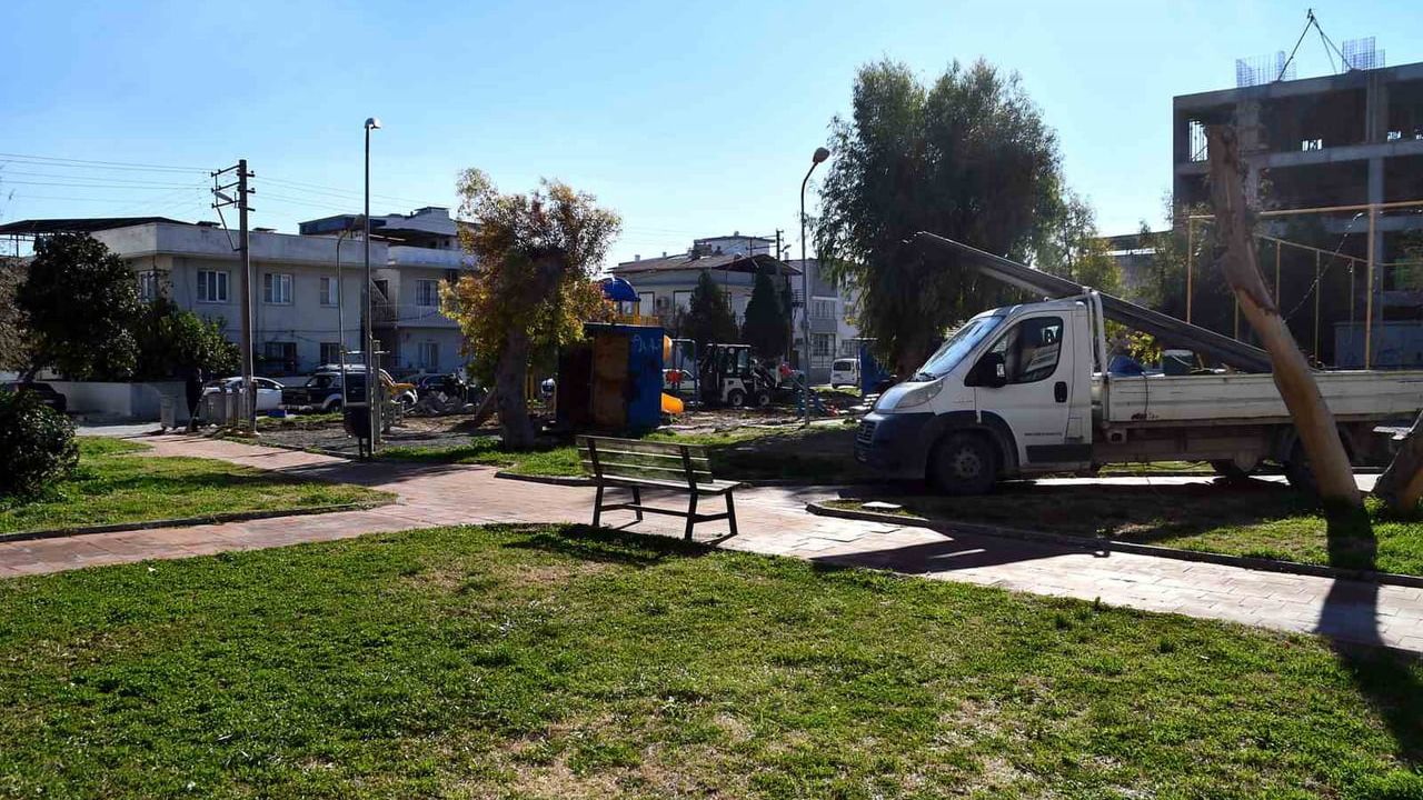 Söke Belediyesi Şehit Mustafa Korkmaz Parkı'nı yeniliyor