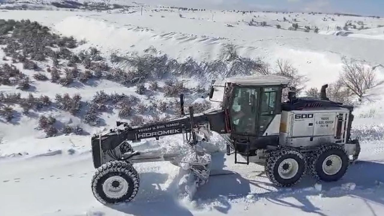 Sorgun'da İl Özel İdaresi karla mücadeleyi kesintisiz sürdürüyor
