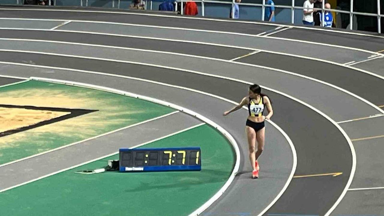 Sude Naz Bayar 60 metrede U-20 Türkiye Şampiyonu