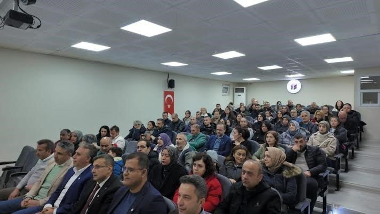 Süleyman Nazif Edirnekapı Şehitliği'nde dualarla anıldı