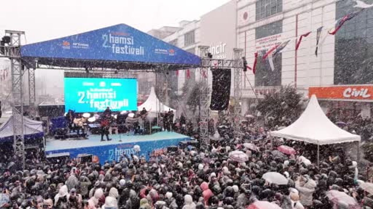 Sultanbeyli'de Kar Altında Horon: 2. Hamsi Festivali Coşkusu