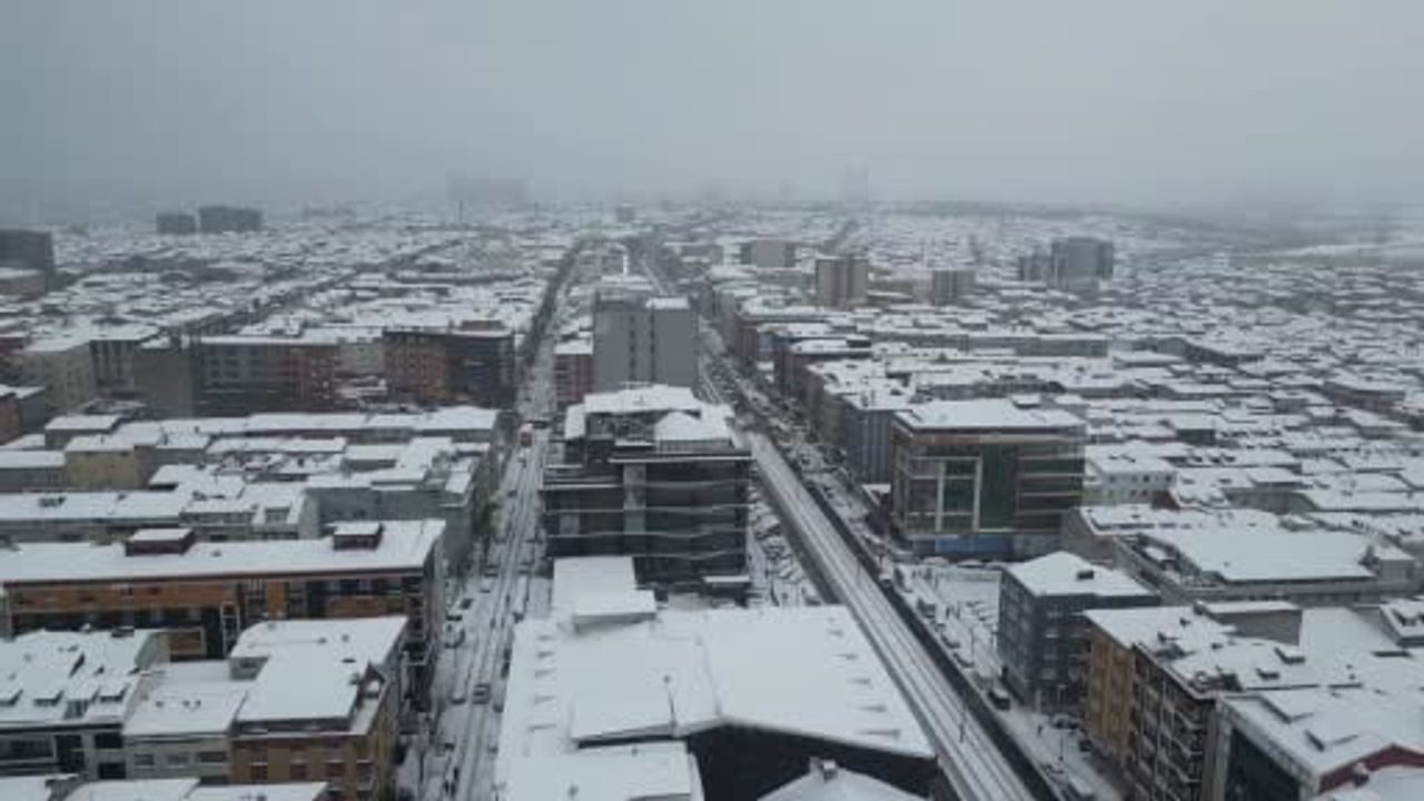 Sultangazi beyaza büründü, dron görüntüleri ortaya çıktı