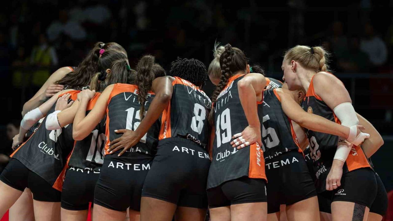 Sultanlar Ligi derbisi: Fenerbahçe Medicana 3-1 Eczacıbaşı Dynavit