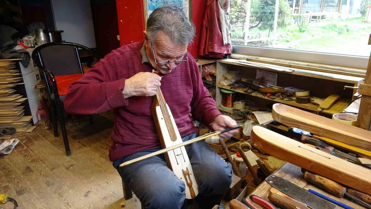 Sürmene'nin El Yapımı Kemençe Ustası Hasan Sancak