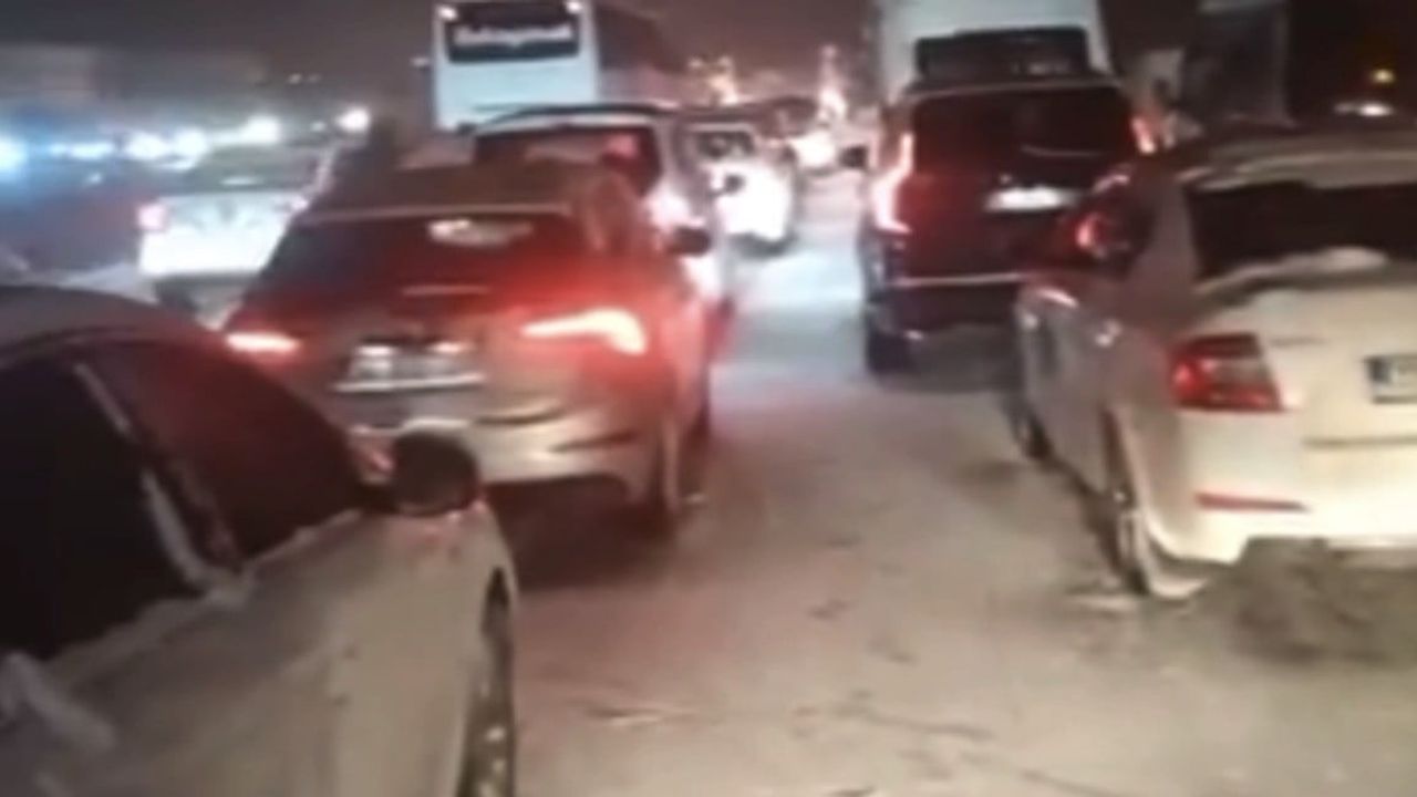 TAG Otoyolu Gaziantep yönü ulaşıma kapandı, çok sayıda araç mahsur