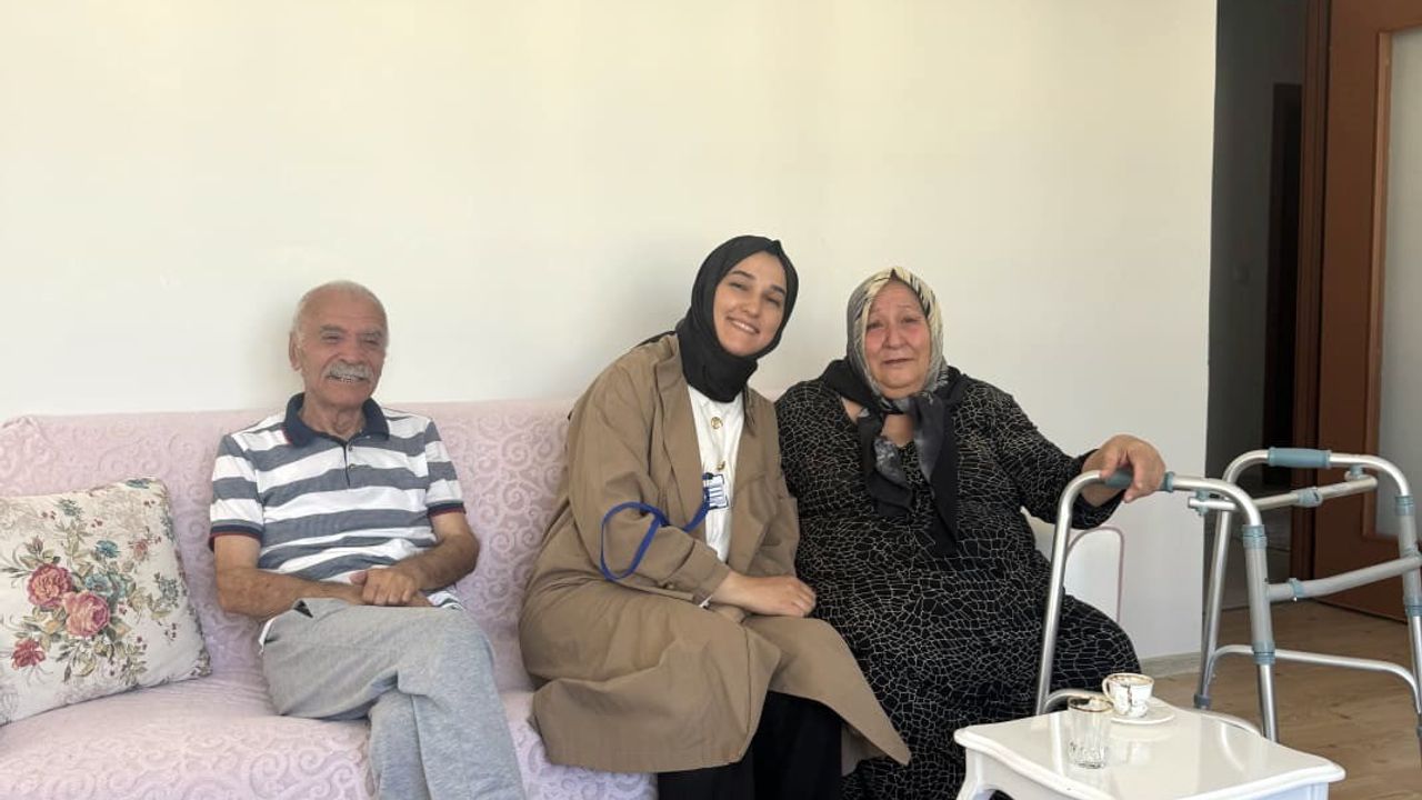 Talas’ta emeklilere evde ziyaret uygulaması sürüyor