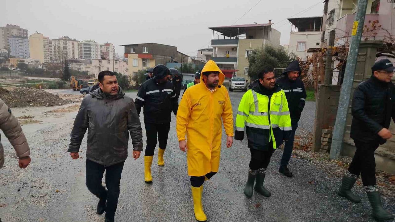 Tarsus’ta şiddetli yağışlara karşı tam saha müdahale