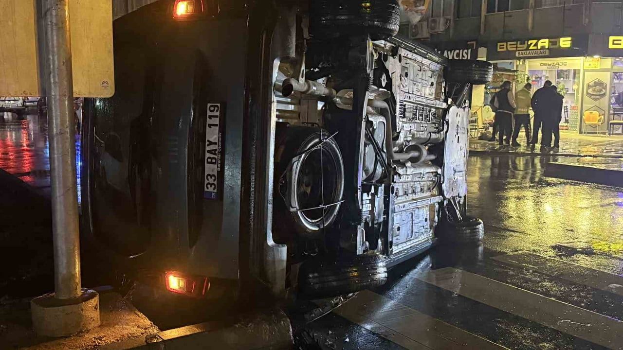 Tarsus’ta trafik kazası: 2 kişi yaralandı