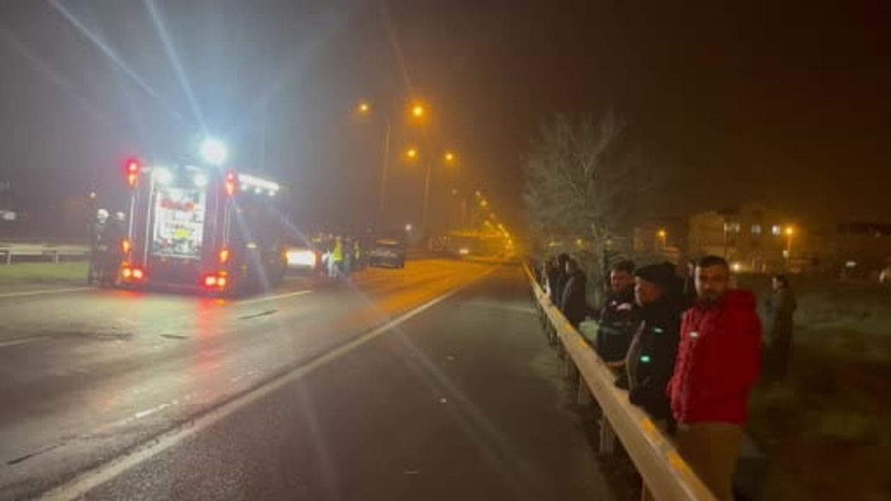 Tekirdağ'da alkollü sürücünün aydınlatma direğine çarpması
