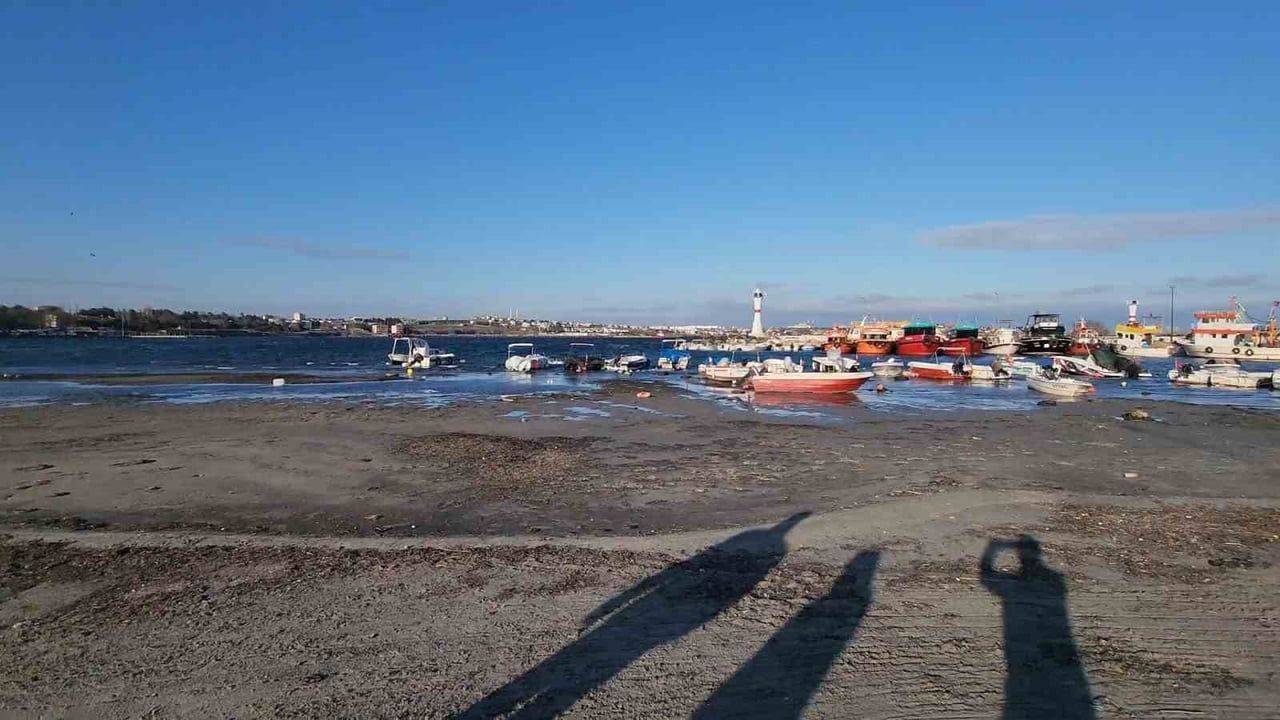 Tekirdağ'da deniz çekildi: Marmaraereğlisi'nde kıyıda 10 metre gerileme