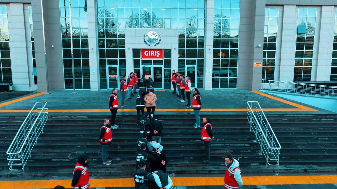 Tekirdağ'da helikopter destekli operasyonda 16 kişi tutuklandı