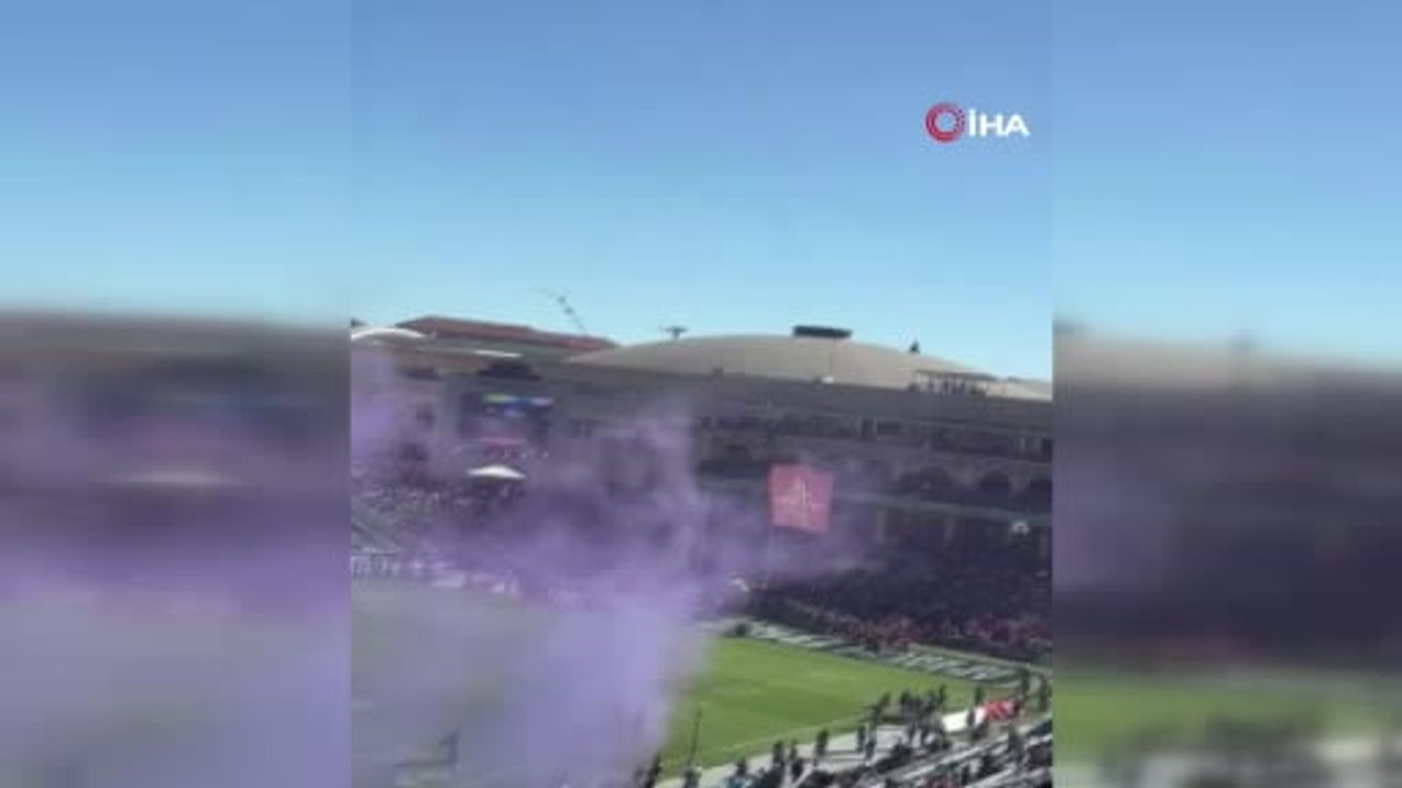 Teksas’ta Armed Forces Bowl öncesi paraşütçü tribüne çakıldı, şans eseri yara yok