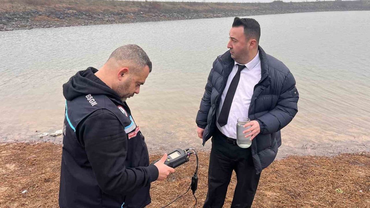 Temrezli Göleti'nde toplu balık ölümleri: su numunesi alındı