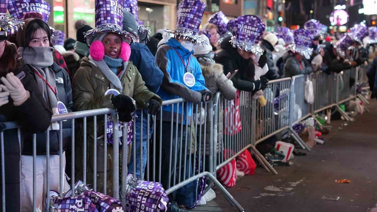 Times Meydanı’nda 2026 yeni yılı coşkusu ve sıkı güvenlik önlemleri