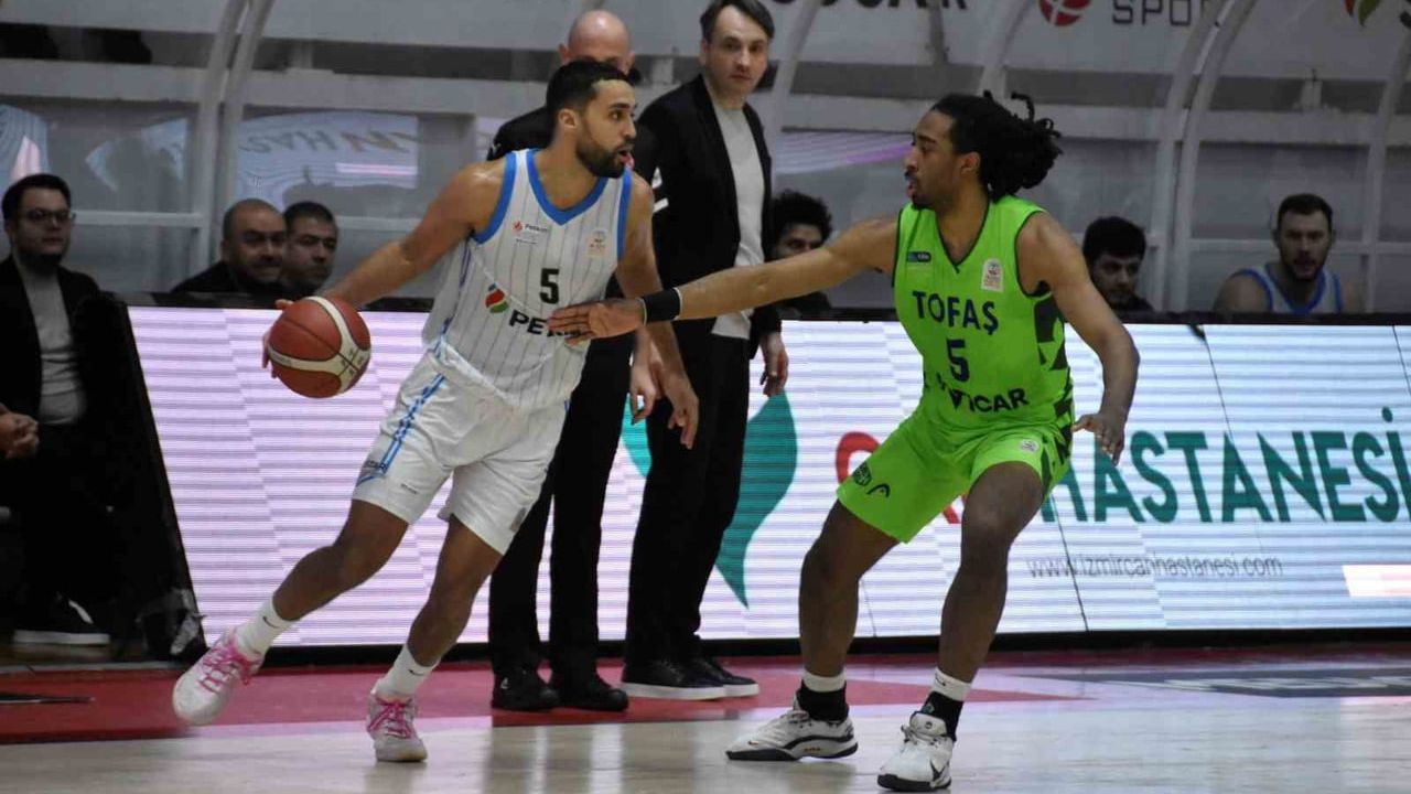 TOFAŞ Deplasmanda Aliağa Petkimspor'u 82-76 Yendi