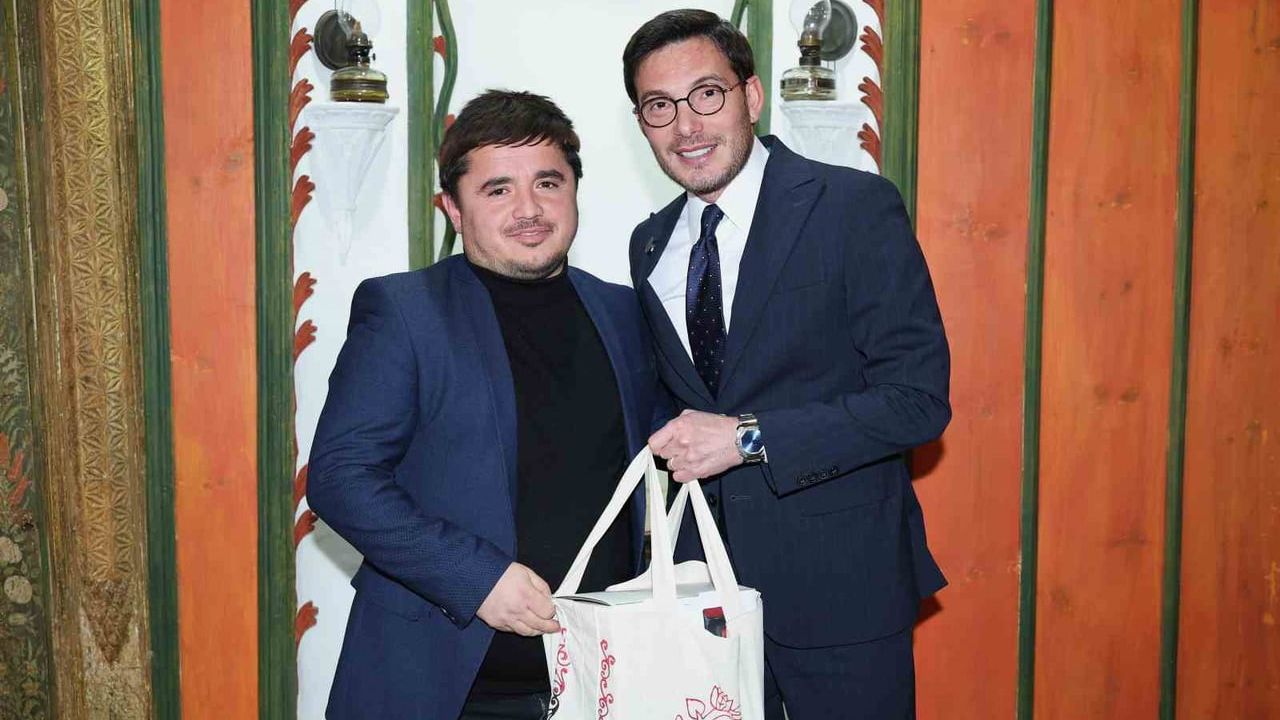 Tokat Belediyesi muhtarlara elektronik atık toplama ödülü verdi