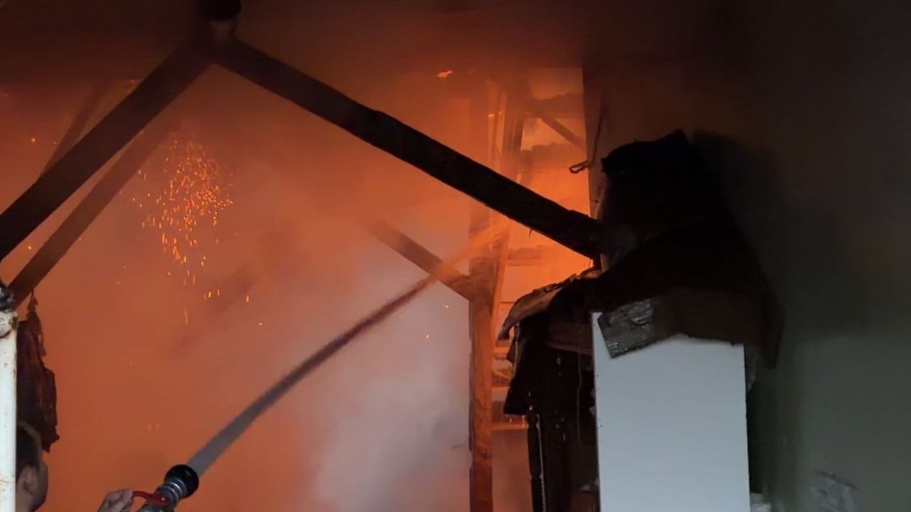 Tokat Erbaa'da iki katlı evde yangın — itfaiye müdahalesi sürüyor