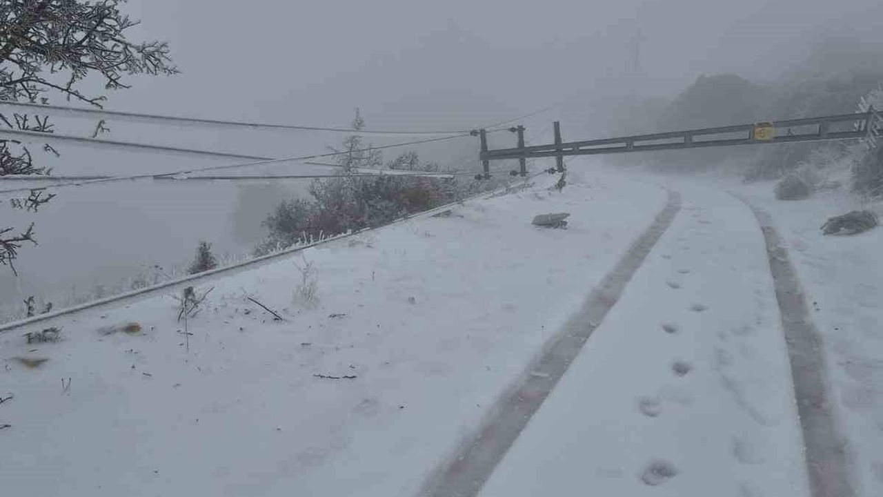 Toroslar EDAŞ, Hatay’taki kar ve buz hasarlarına 7/24 müdahale ediyor