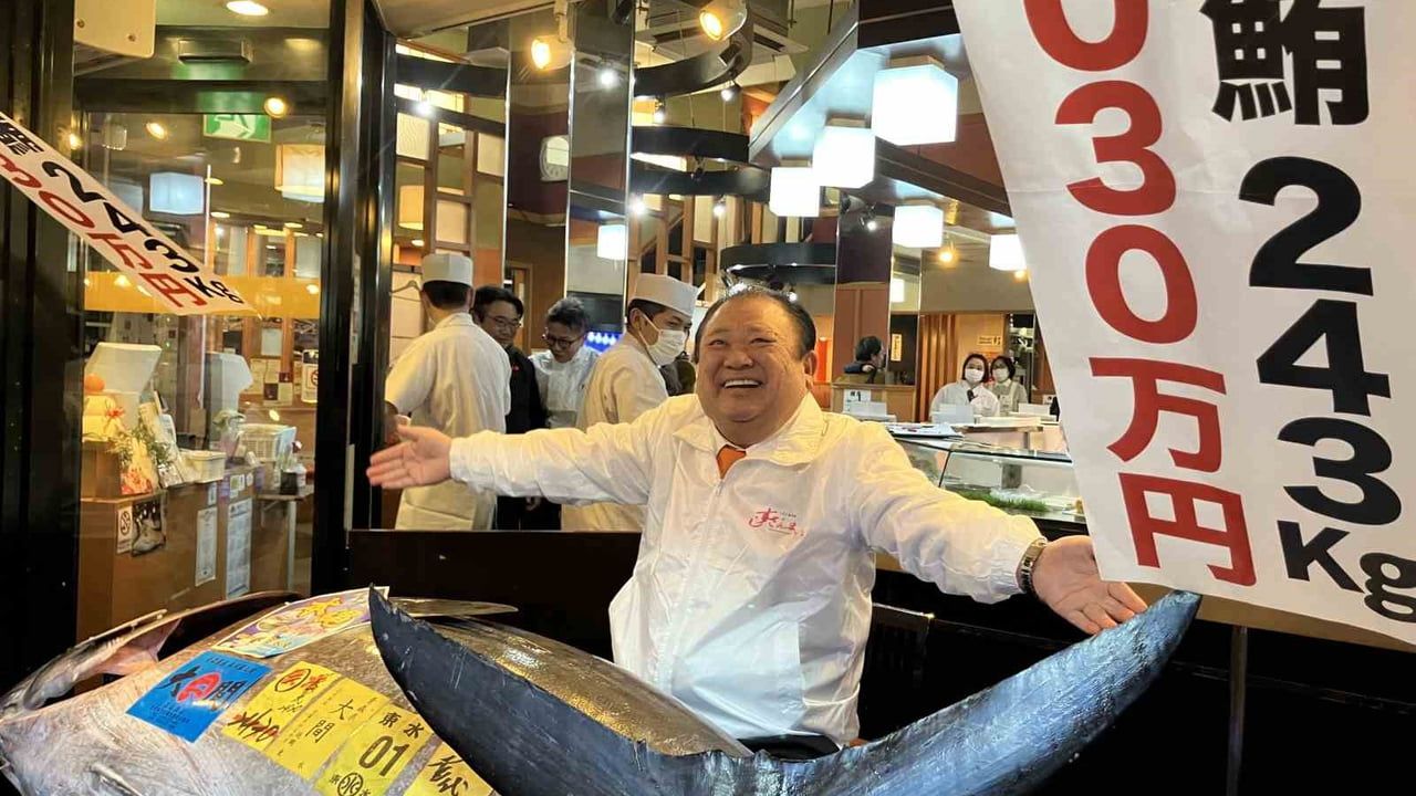 Toyosu mezatında 243 kg mavi yüzgeçli orkinosa rekor fiyat