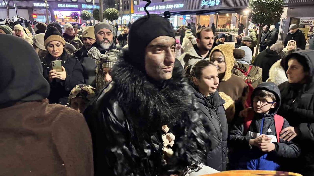 Trabzon'da 13 Ocak Kalandar Geleneği Kostümlerle Canlandırıldı