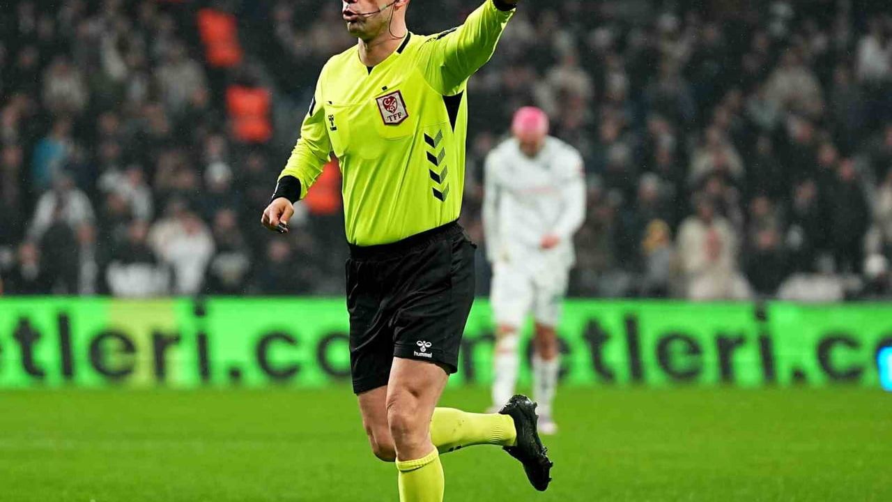 Trendyol Süper Lig: Beşiktaş 0 - Konyaspor 0 (Maç devam ediyor)