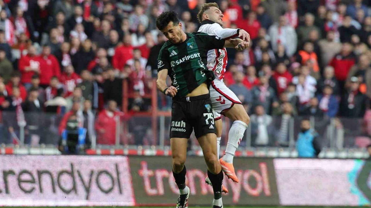 Trendyol Süper Lig: Samsunspor 0-0 Kocaelispor (İlk Yarı)