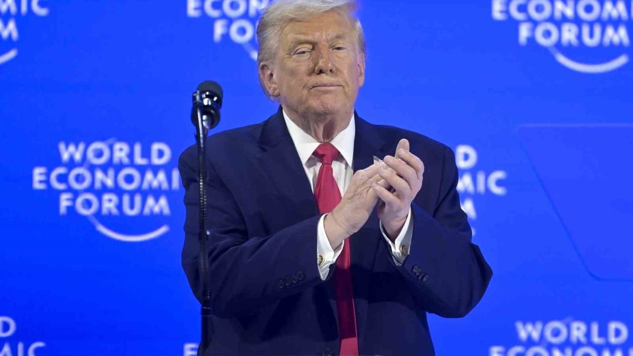 Trump Davos'ta: 'Grönland için tek istediğim bir parça buz'