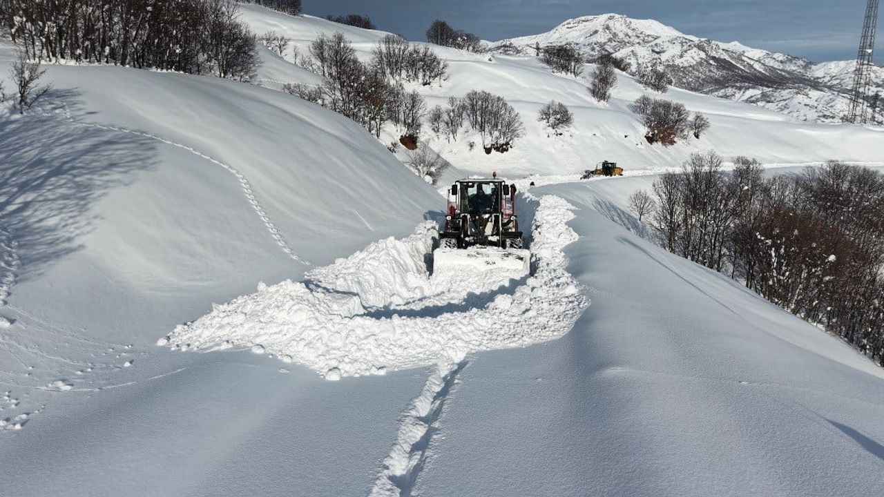 Tunceli'de karla mücadelede 267 köy yolu ulaşıma açıldı