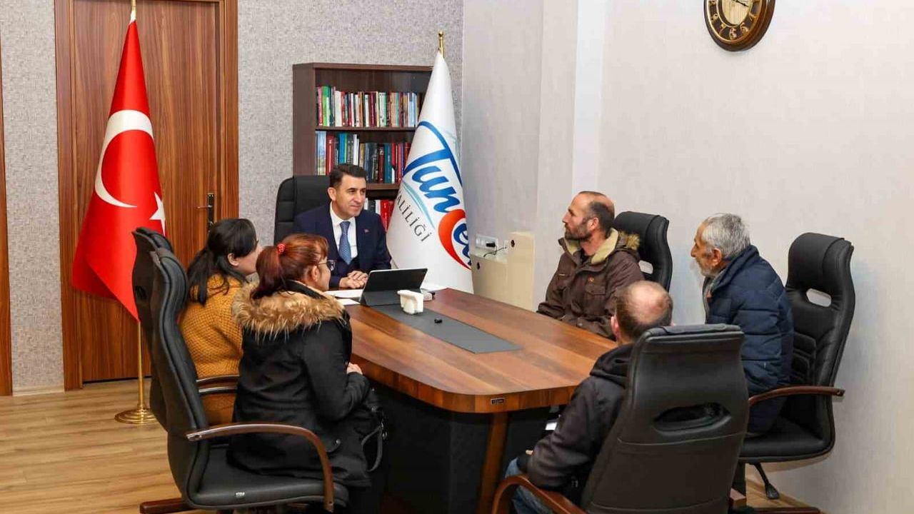 Tunceli Valisi Şefik Aygöl Halk Günü'nde 43 Vatandaşla Bir Araya Geldi