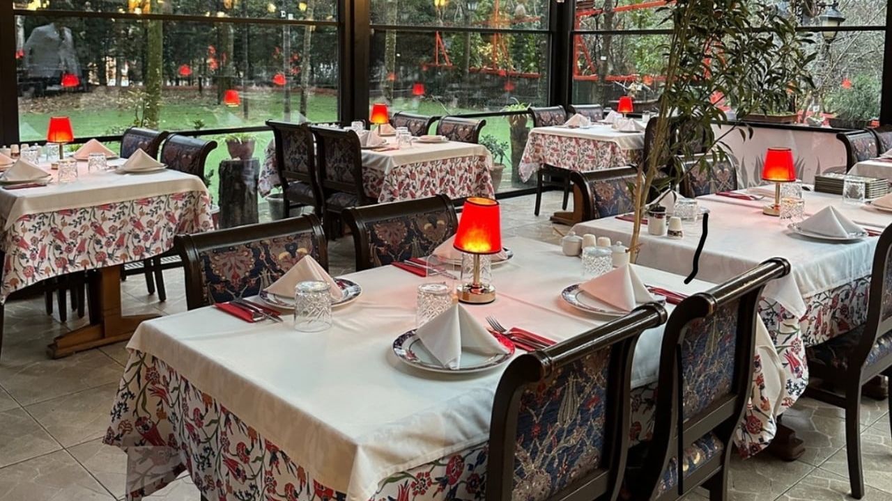 TÜRES'ten çağrı: Masa, kuver ve servis ücretleri menüye yansıtılmamalı