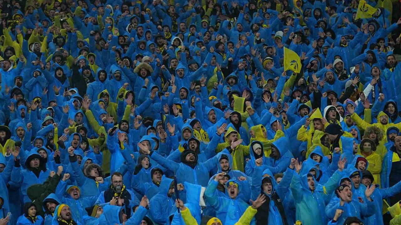 Turkcell Süper Kupa: Fenerbahçe 2-0 Galatasaray — 58 bin 397 seyirci