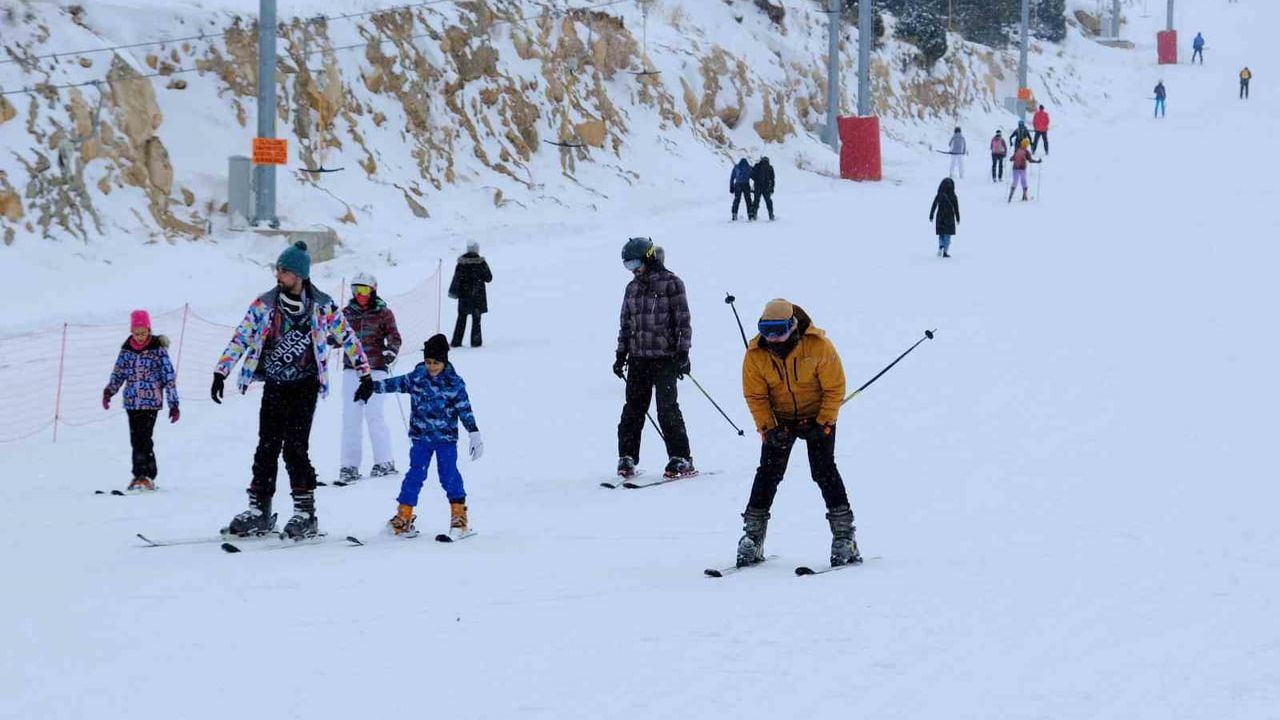 Türkiye'deki kayak merkezlerinde son kar ölçümleri