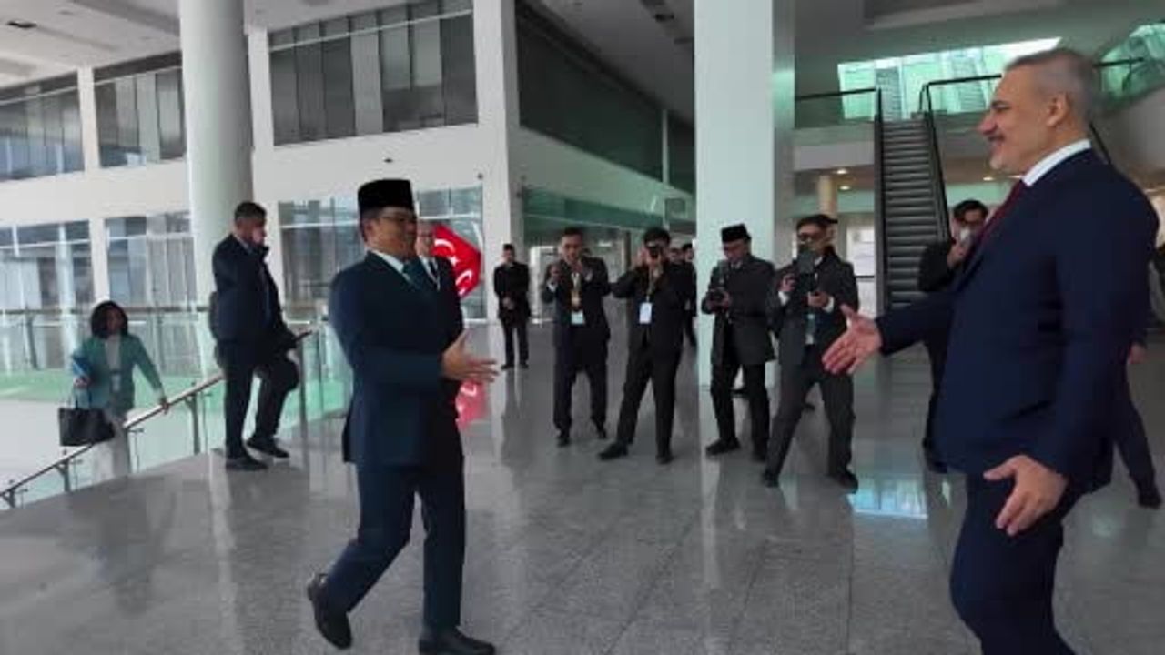 Türkiye ile Endonezya Bakanları Ankara'da Ortak Toplantıda Bir Araya Geldi